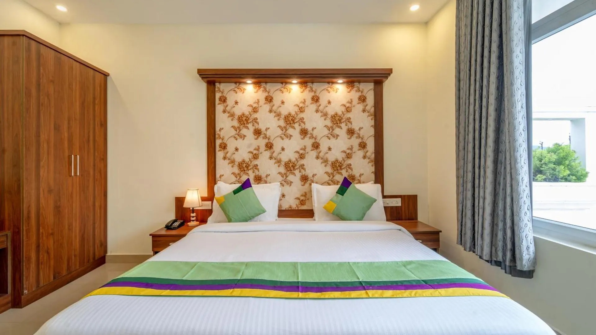 Treebo Windsong Resort Munnar, Tea Plantation View